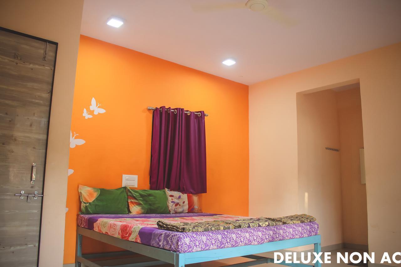 Mhatre Holiday Home อลีบาก ภายนอก รูปภาพ